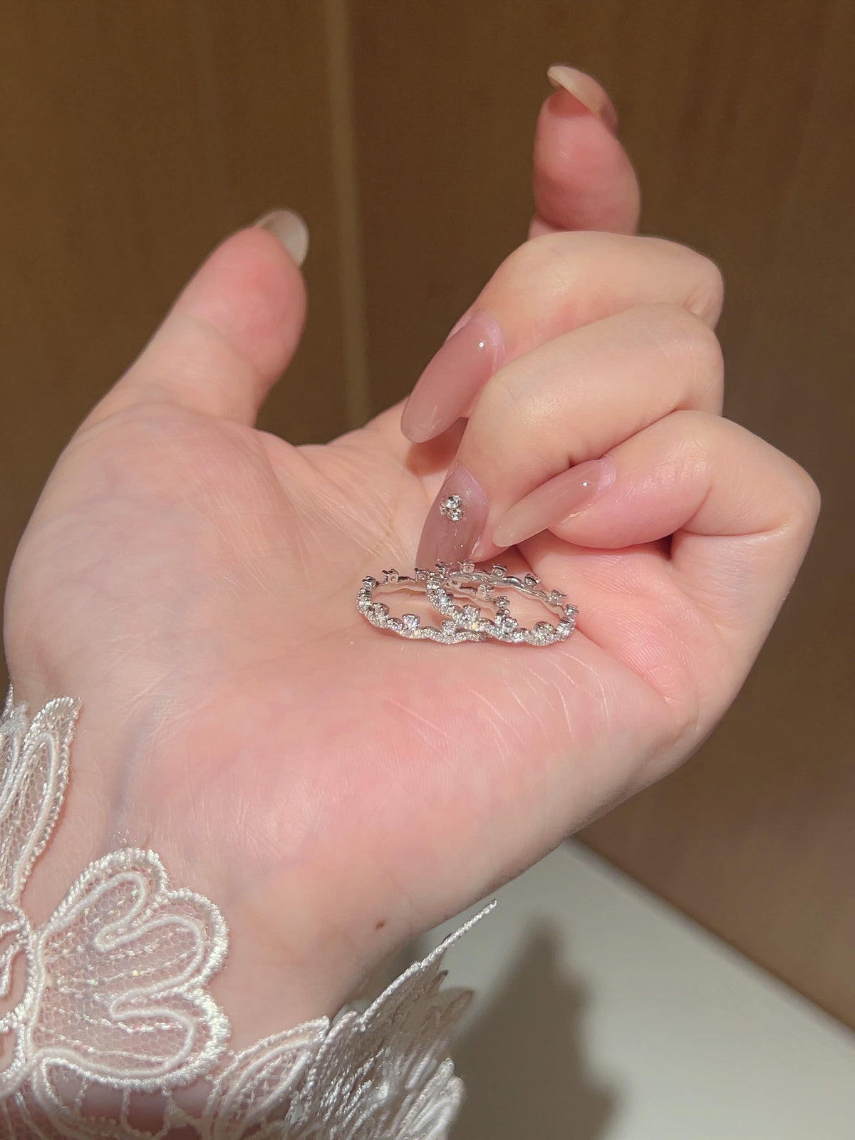 Dentelle · Lace Moissanite Eternity Band