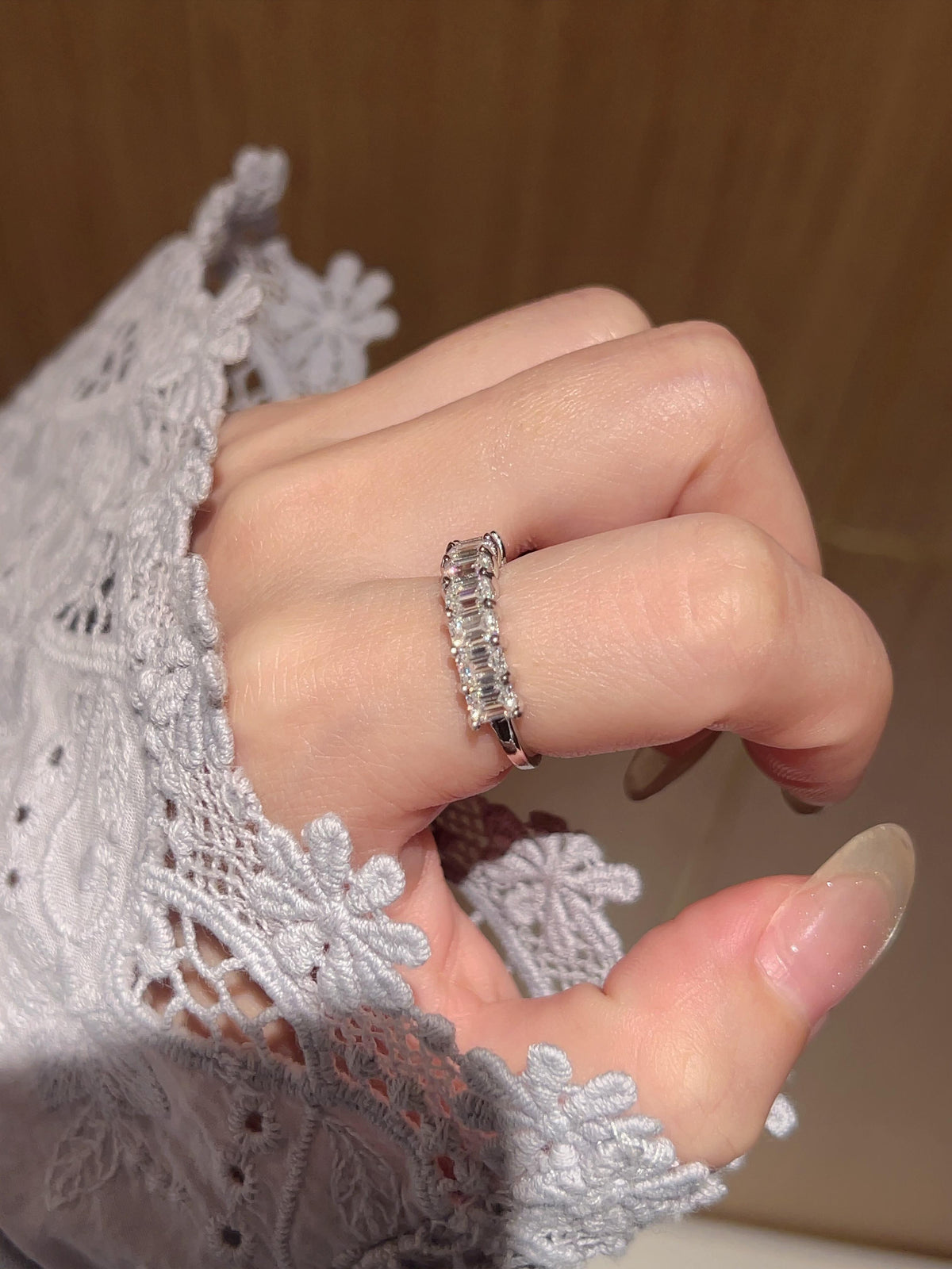 Éclat · Emerald-Cut Seven-Stone Band