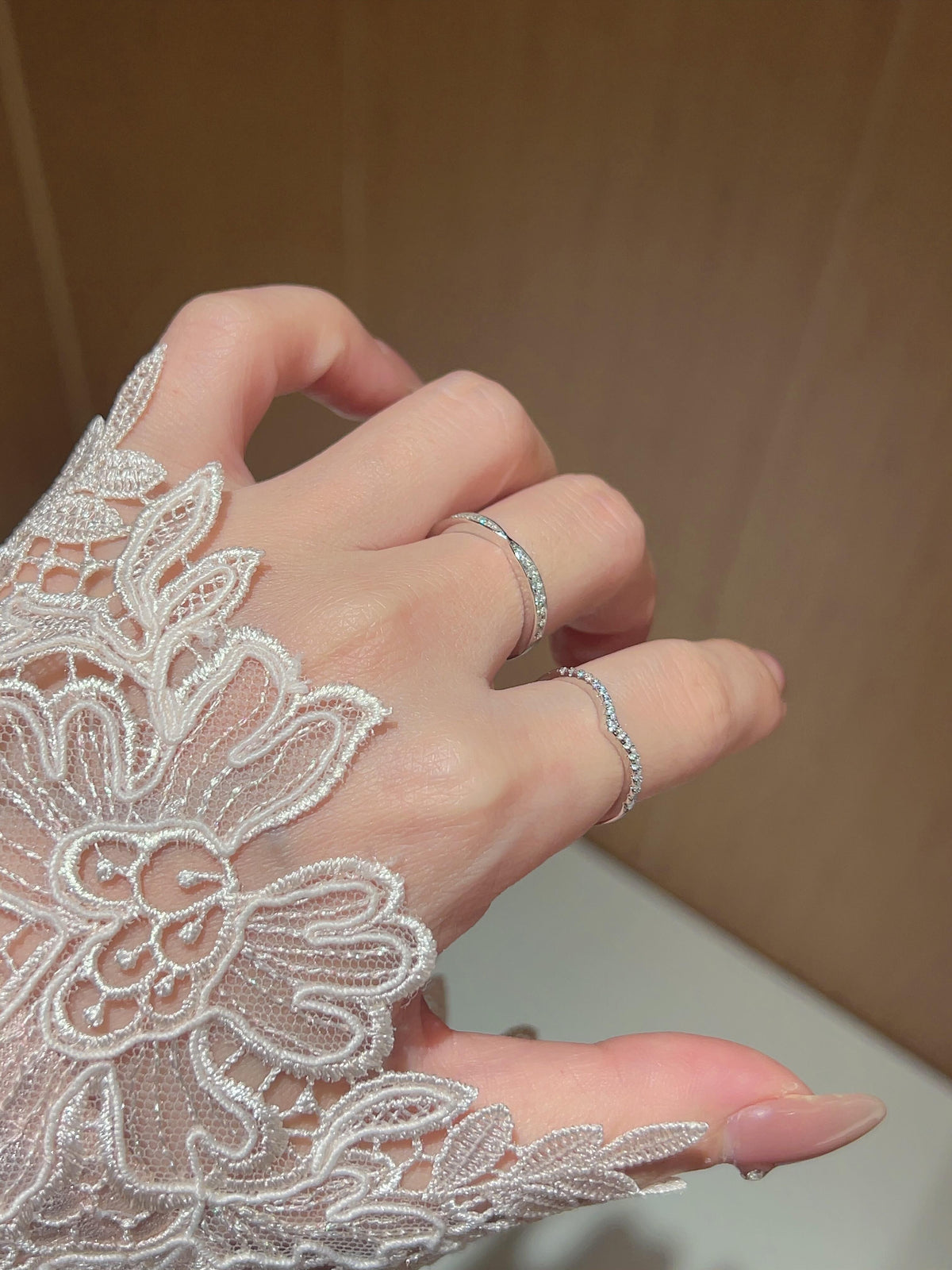 Croisé · Crossover Moissanite Band