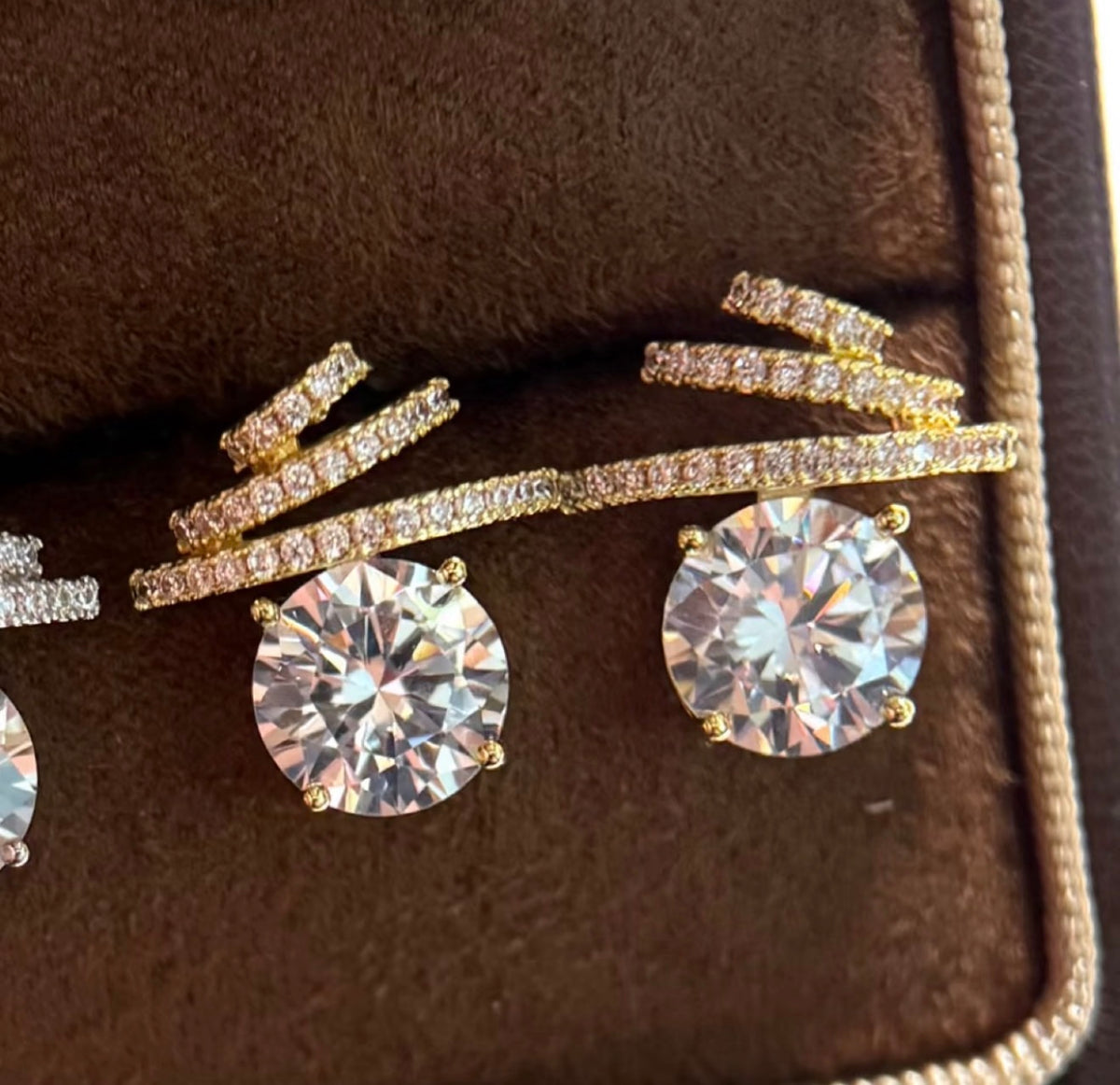 Comète · 2 ct Moissanite Stud Earrings