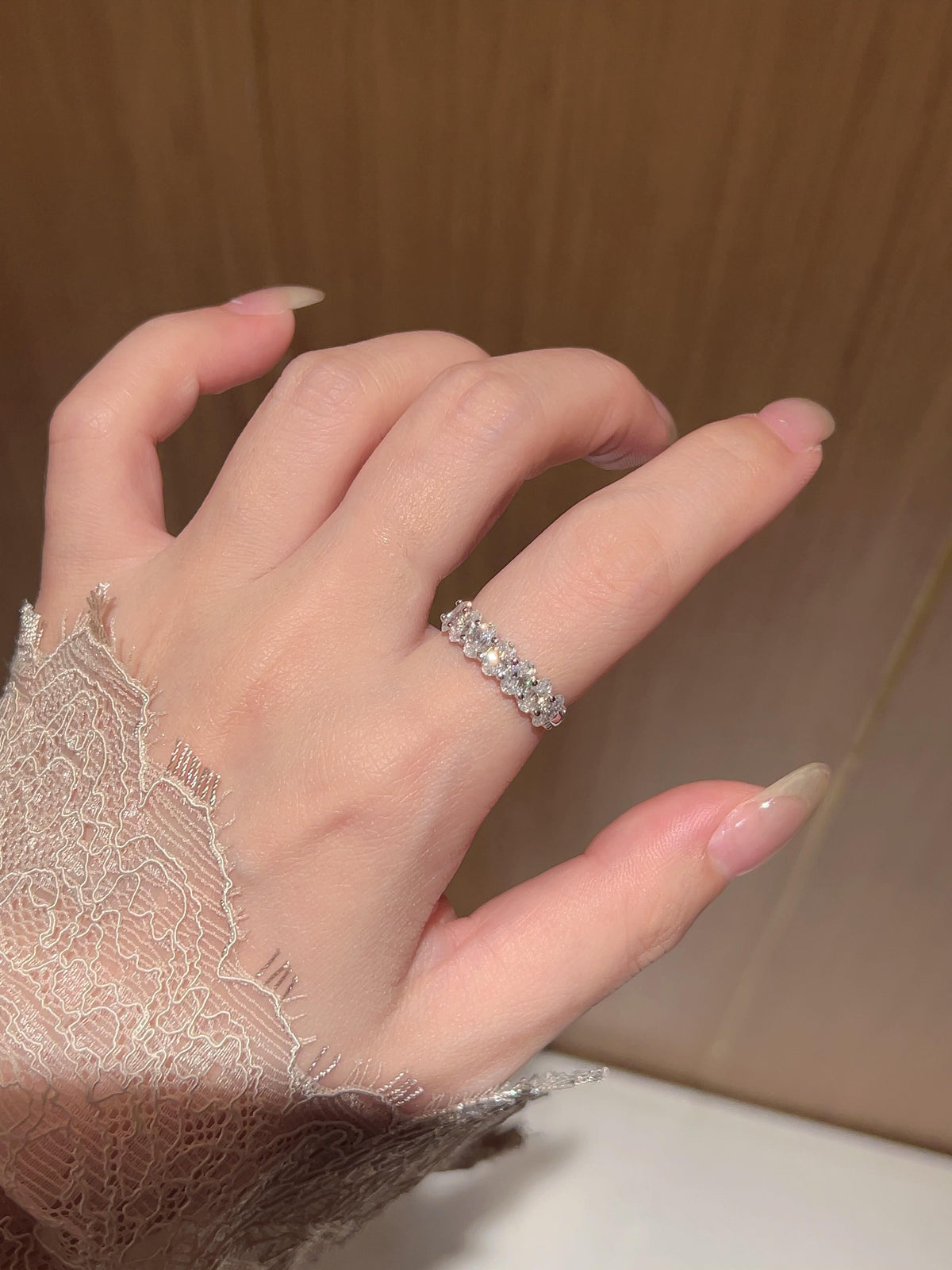 Ovale · 2.1 ct Oval Moissanite Seven-Stone Band
