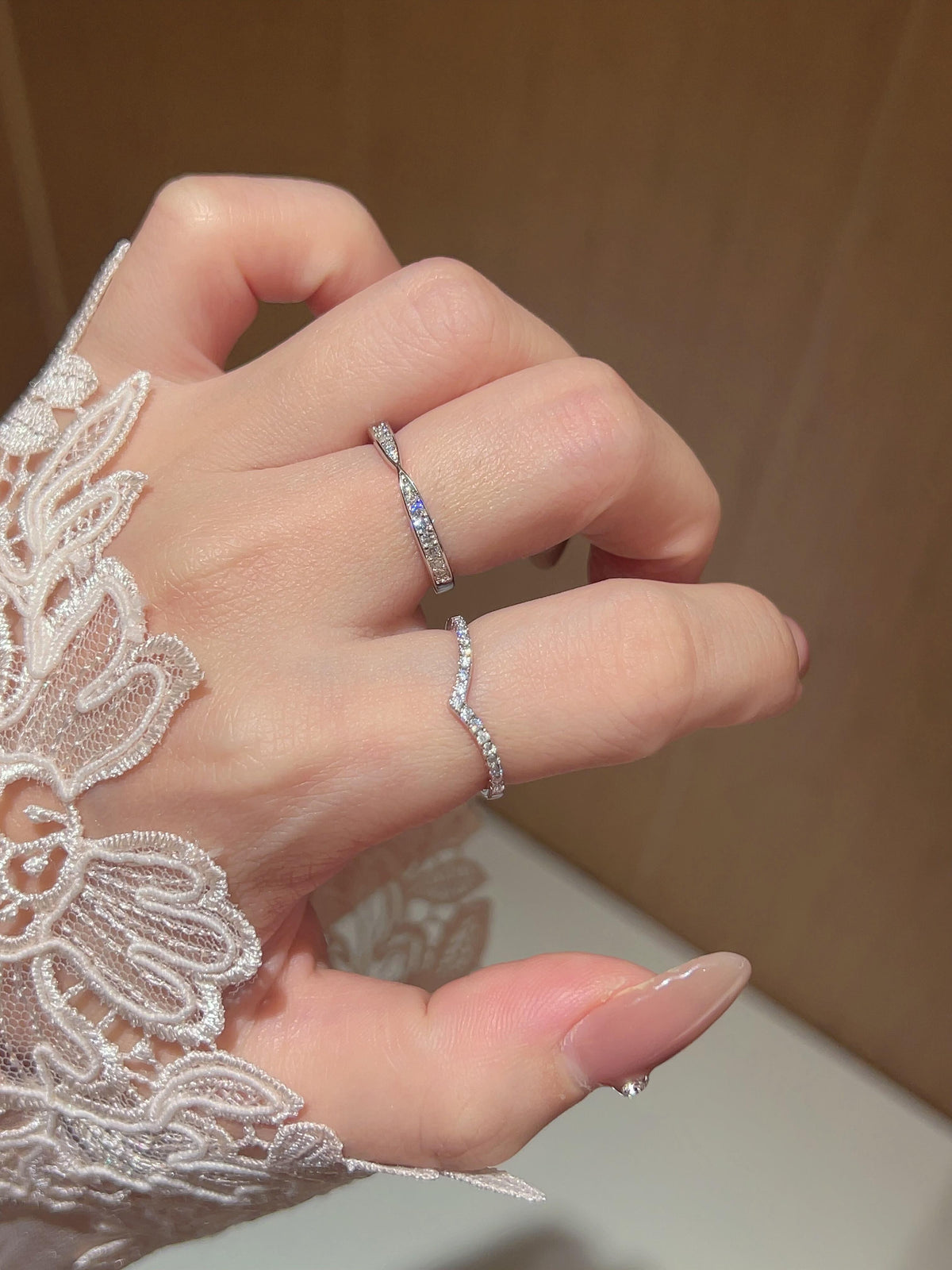 Croisé · Crossover Moissanite Band