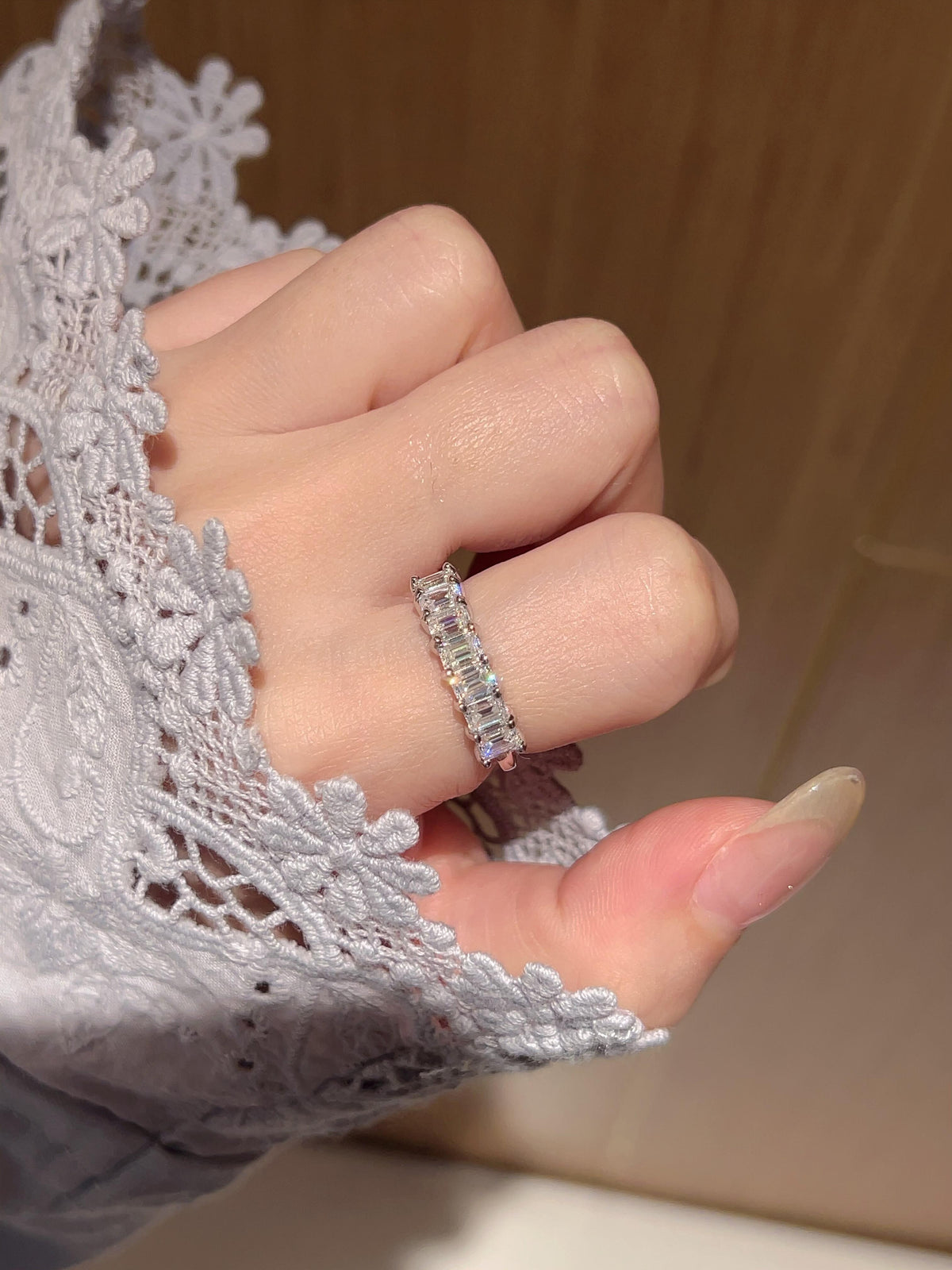 Éclat · Emerald-Cut Seven-Stone Band